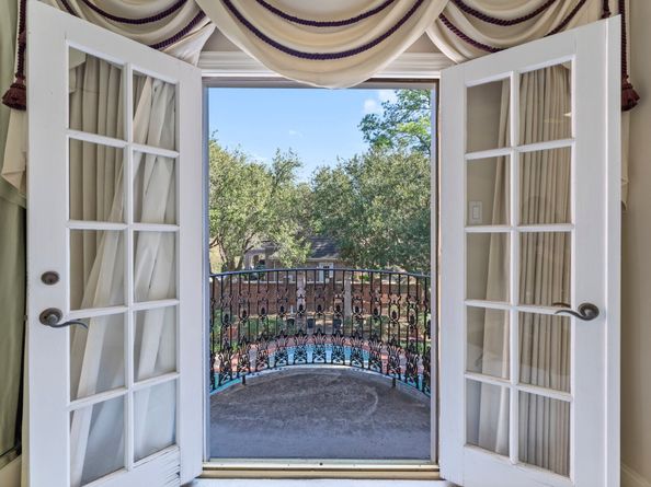 2907 Cedar Woods Place, Houston TX 77068