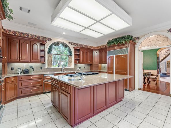 2907 Cedar Woods Place, Houston TX 77068