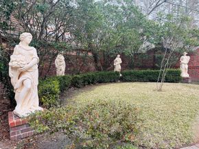 2907 Cedar Woods Place, Houston TX 77068