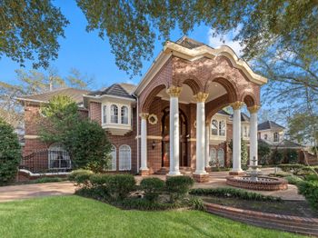 2907 Cedar Woods Place