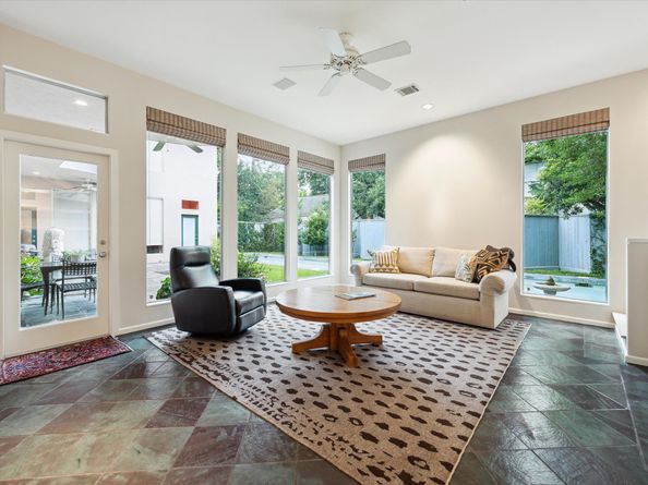 2016 Milford Street, Houston TX 77098