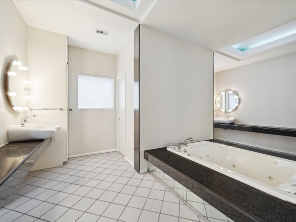 2016 Milford Street, Houston TX 77098