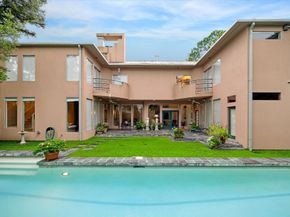 2016 Milford Street, Houston TX 77098