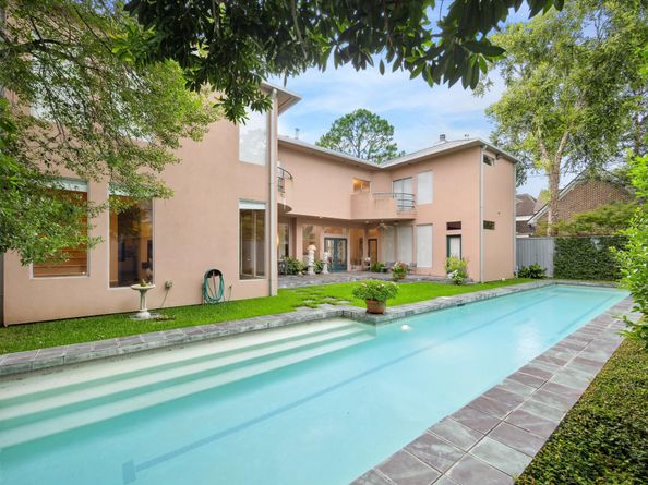 2016 Milford Street, Houston TX 77098