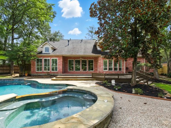 38 King Pine Court, The Woodlands TX 77382