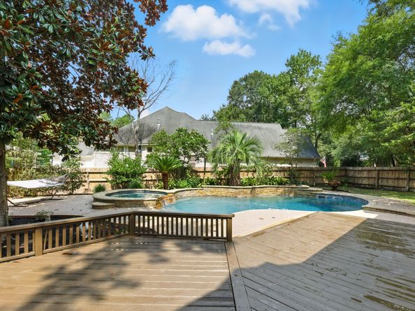 38 King Pine Court, The Woodlands TX 77382