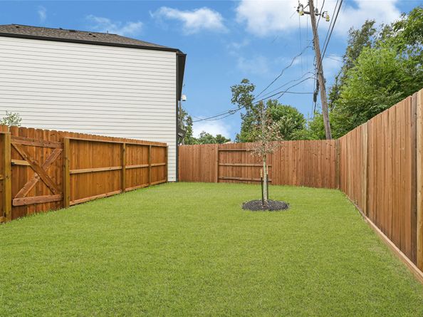 5003 Yesenia Palm Street, Houston TX 77021