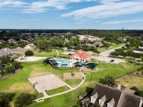 12823 Mossy Ledge Drive, Tomball TX 77377