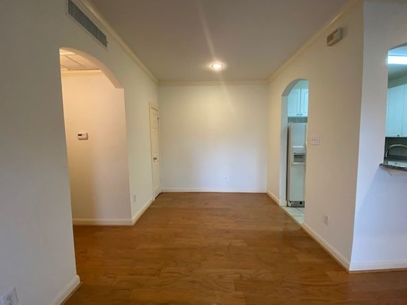 2001 Bering Drive 5B, Houston TX 77057