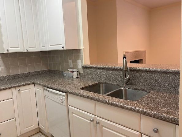 2001 Bering Drive 5B, Houston TX 77057