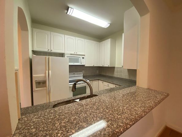 2001 Bering Drive 5B, Houston TX 77057