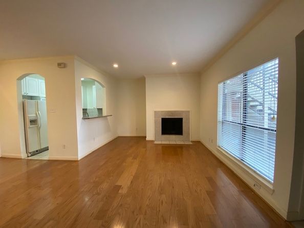 2001 Bering Drive 5B, Houston TX 77057