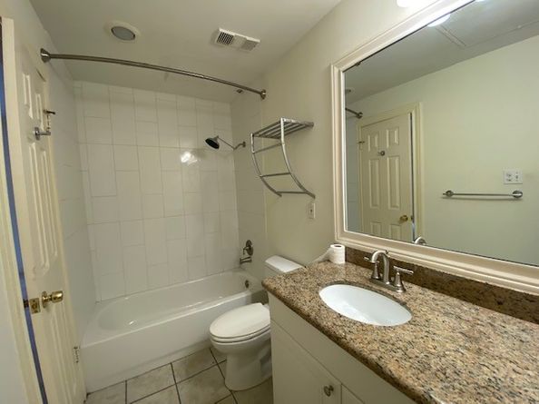 2001 Bering Drive 5B, Houston TX 77057