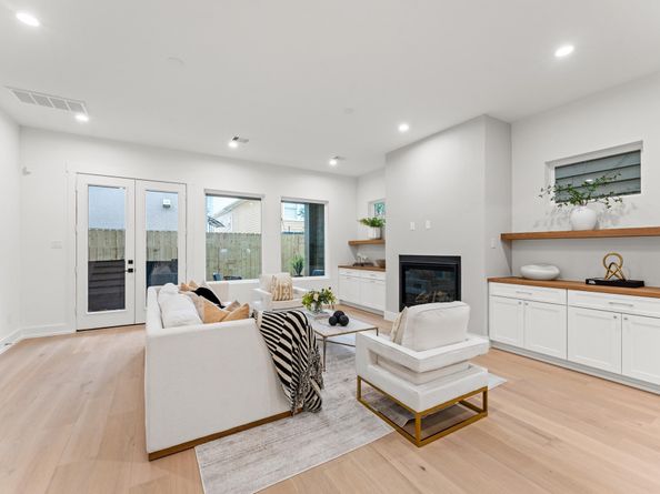 4403 Feagan, Houston TX 77007