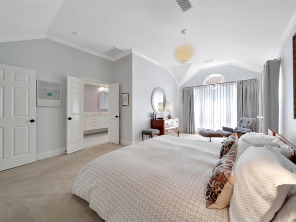4414 Castle Court Place, Houston TX 77006