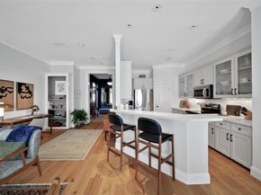 4414 Castle Court Place, Houston TX 77006