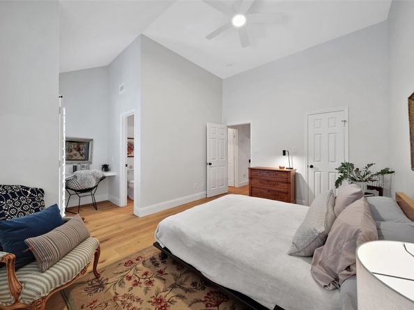 4414 Castle Court Place, Houston TX 77006