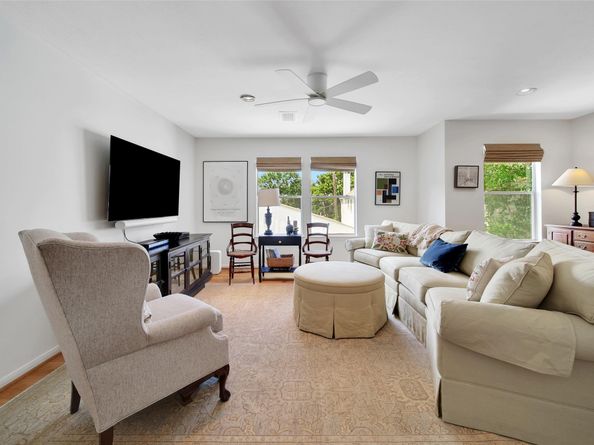 4414 Castle Court Place, Houston TX 77006