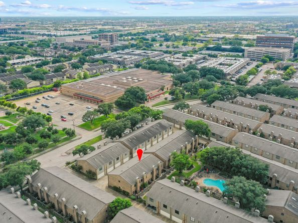 9850 Pagewood Lane 1402, Houston TX 77042