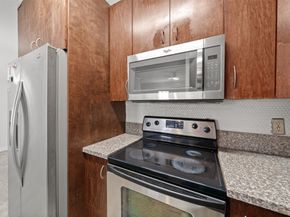 9850 Pagewood Lane 1402, Houston TX 77042