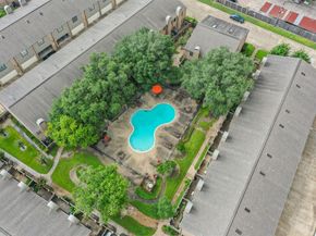 9850 Pagewood Lane 1402, Houston TX 77042