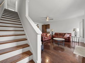 9850 Pagewood Lane 1402, Houston TX 77042