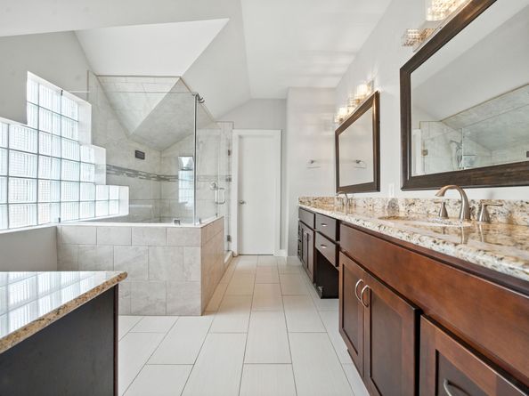9709 Riddlewood Lane, Houston TX 77025