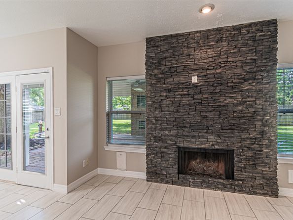 7704 Hidden Oaks Lane, Houston TX 77095