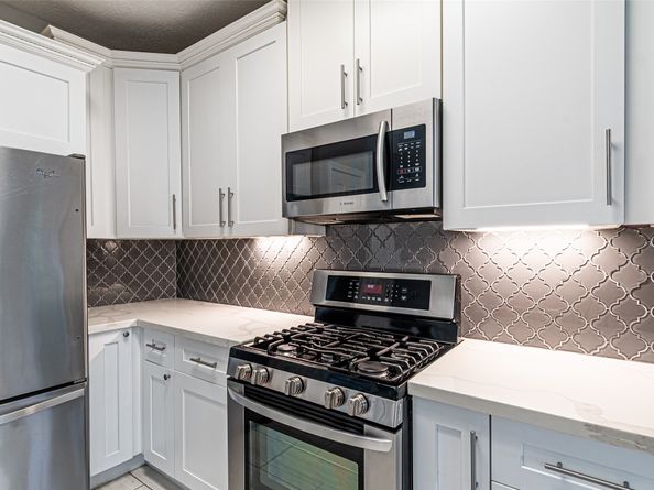7704 Hidden Oaks Lane, Houston TX 77095