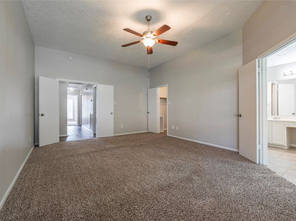4918 Heritage Plains Drive, Friendswood TX 77546