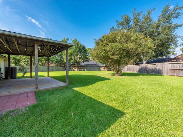 4918 Heritage Plains Drive, Friendswood TX 77546