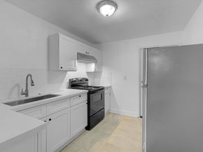 3655 Seabrook Street, Houston TX 77021