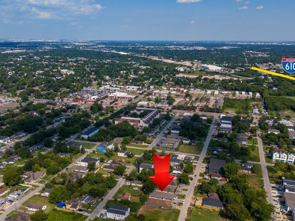 3655 Seabrook Street, Houston TX 77021