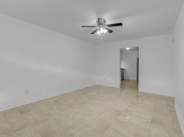 3655 Seabrook Street, Houston TX 77021