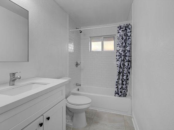 3655 Seabrook Street, Houston TX 77021