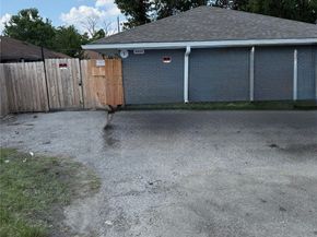 3655 Seabrook Street, Houston TX 77021