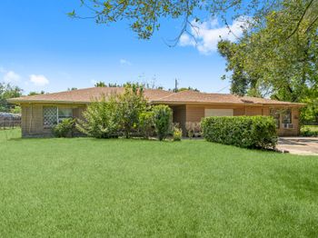 814 Isetta Lane