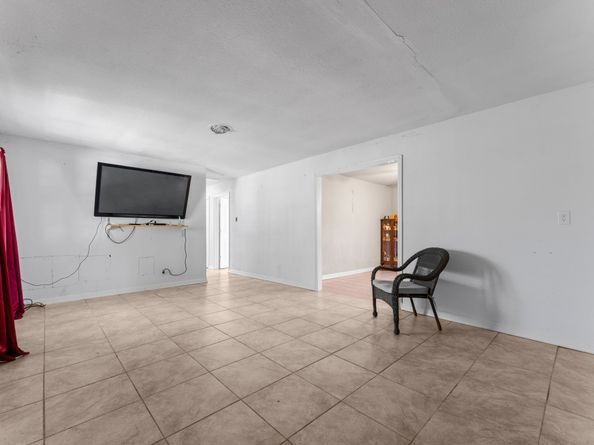 814 Isetta Lane, Houston TX 77060