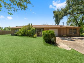814 Isetta Lane, Houston TX 77060