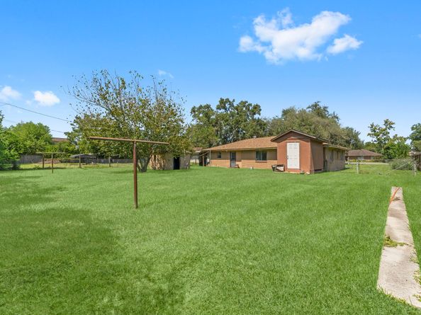 814 Isetta Lane, Houston TX 77060