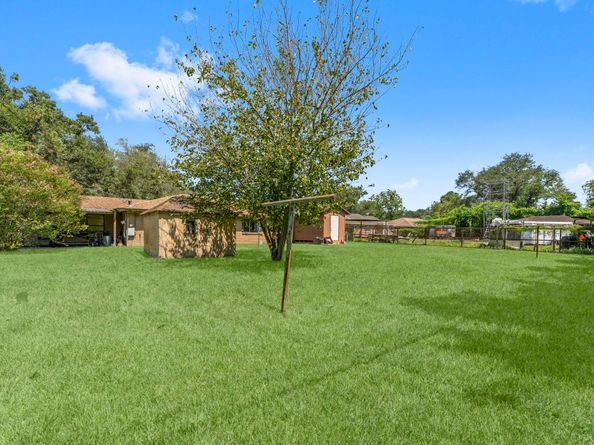 814 Isetta Lane, Houston TX 77060