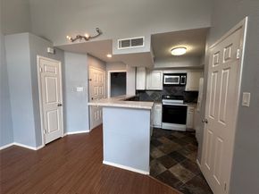 10855 Meadowglen Lane 928, Houston TX 77042