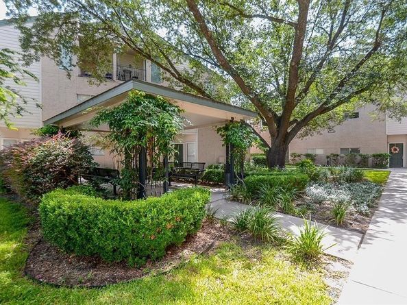 10855 Meadowglen Lane 928, Houston TX 77042
