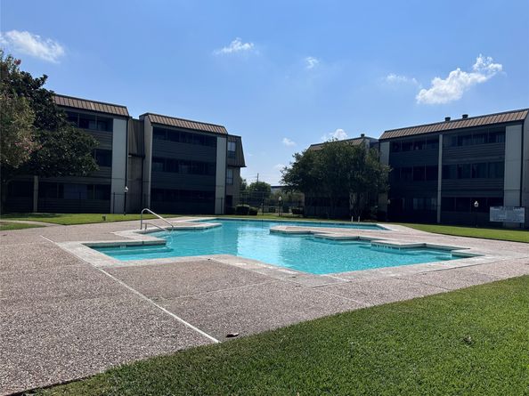 10855 Meadowglen Lane 928, Houston TX 77042