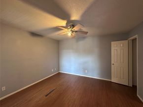 10855 Meadowglen Lane 928, Houston TX 77042