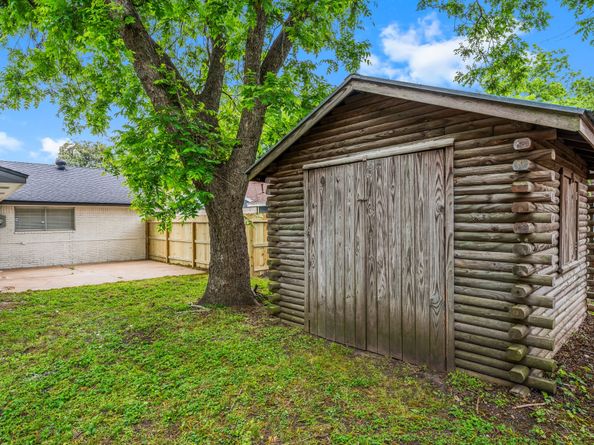 9231 Rockcliff Drive, Houston TX 77037