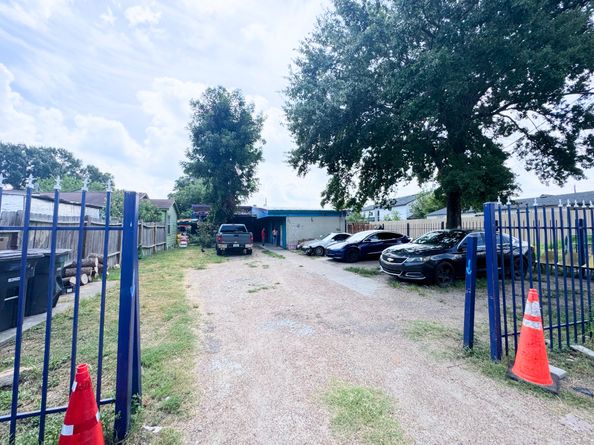 2705 Beatty Street, Houston TX 77023