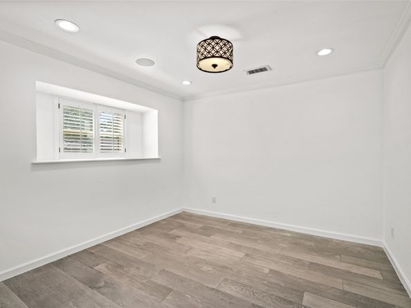5834 Braesheather Drive, Houston TX 77096