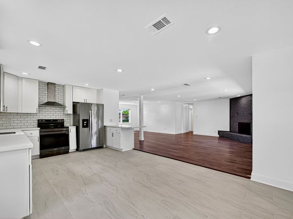 5702 Cheltenham Drive, Houston TX 77096