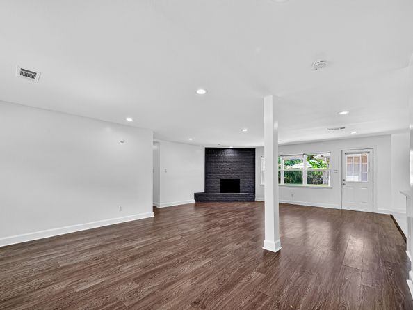 5702 Cheltenham Drive, Houston TX 77096